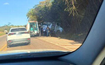 Itabirito: motorista perde o controle de caminhão cai em barranco na BR-356, próximo ao Laticínios ITA Itabirito: motorista perde o controle de caminhão cai em barranco na BR-356, próximo ao Laticínios ITA