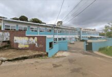 Aluna agride pedagoga com socos e puxões de cabelo durante festa junina em escola de Mariana Aluna agride pedagoga com socos e puxões de cabelo durante festa junina em escola de Mariana