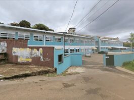 Aluna agride pedagoga com socos e puxões de cabelo durante festa junina em escola de Mariana Aluna agride pedagoga com socos e puxões de cabelo durante festa junina em escola de Mariana