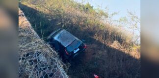 BR-356: mulher perde controle da direção e carro e cai em ribanceira na Serra da Santa, em Itabirito BR-356: mulher perde controle da direção e carro e cai em ribanceira na Serra da Santa, em Itabirito