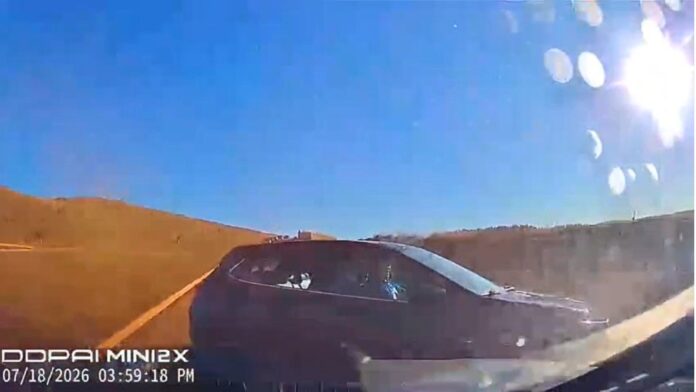 Vídeo: condutor que desconhece trecho da BR-356 provoca acidente na altura da Mina do Pico de Itabirito Vídeo: condutor que desconhece trecho da BR-356 provoca acidente na altura da Mina do Pico de Itabirito