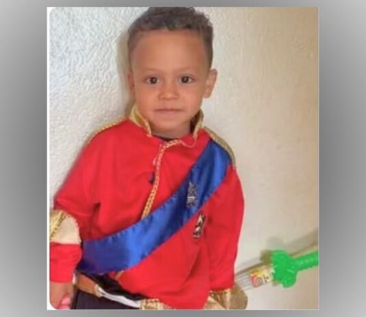 Sepultado menino de 3 anos atropelado em ponto escolar no Água Limpa por jovem inabilitada Sepultado menino de 3 anos atropelado em ponto escolar no Água Limpa por jovem inabilitada