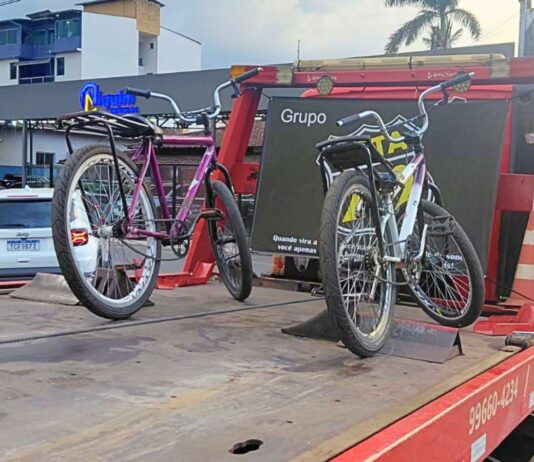 Itabirito: adolescentes de 14 e 15 anos têm bicicletas removidas após ‘dar grau’ na Praça do Centenário Itabirito: adolescentes de 14 e 15 anos têm bicicletas removidas após 'dar grau' na Praça do Centenário