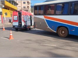 Idoso fica intubado na UPA após colisão com ônibus na rotatória da Ponte da Açucena, em Itabirito Idoso fica intubado na UPA após colisão com ônibus na rotatória da Ponte da Açucena, em Itabirito
