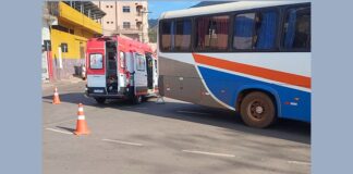 Idoso fica intubado na UPA após colisão com ônibus na rotatória da Ponte da Açucena, em Itabirito Idoso fica intubado na UPA após colisão com ônibus na rotatória da Ponte da Açucena, em Itabirito