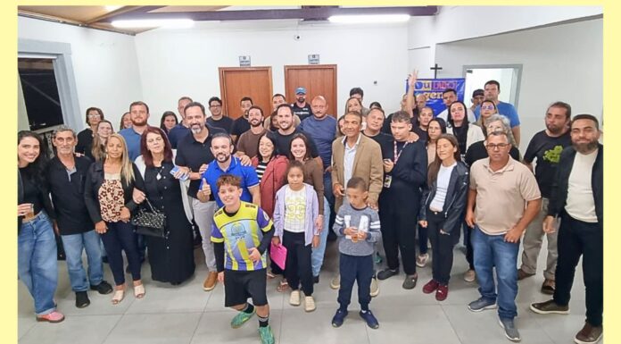 Duarte Júnior, ex-prefeito de Mariana e pré-candidato a federal, se reúne com moradores de Itabirito Duarte Júnior, ex-prefeito de Mariana e pré-candidato a deputado federal, se reúne com moradores de Itabirito