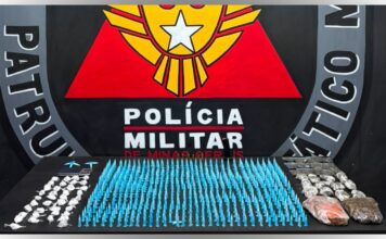 741 pinos de cocaína, moto clonada e munições: ação da PM em Mariana termina com 1 preso 741 pinos de cocaína, moto clonada e munições: ação da PM em Mariana termina com 1 preso
