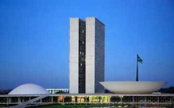MOBILIZAÇÃO EM BRASÍLIA: PREFEITOS MINEIROS QUEREM BARRAR PAUTAS BOMBA E APROVAR ADICIONAL DO FPM