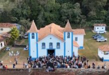Uma das igrejas mais antigas de Minas reabre