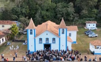 Uma das igrejas mais antigas de Minas reabre