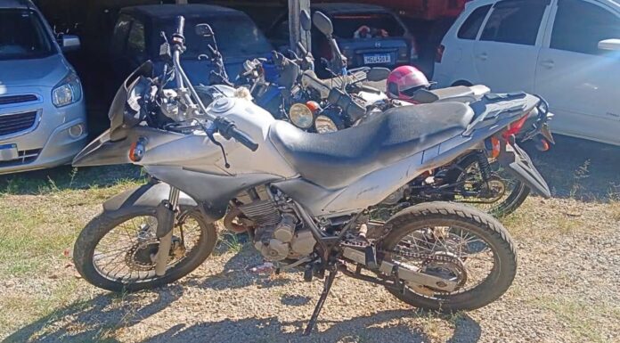Itabirito: adolescente diz ter comprado moto furtada por R$ 1,5 mil; drogas também são apreendidas Adolescente diz ter comprado moto furtada por R$ 1,5 mil; drogas também são apreendidas em Itabirito