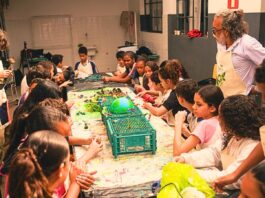 Itabirito: centenas de estudantes transformam resíduos em arte em exposição na Praça da Estação Itabirito: centenas de estudantes transformam resíduos em arte em exposição na Praça da Estação