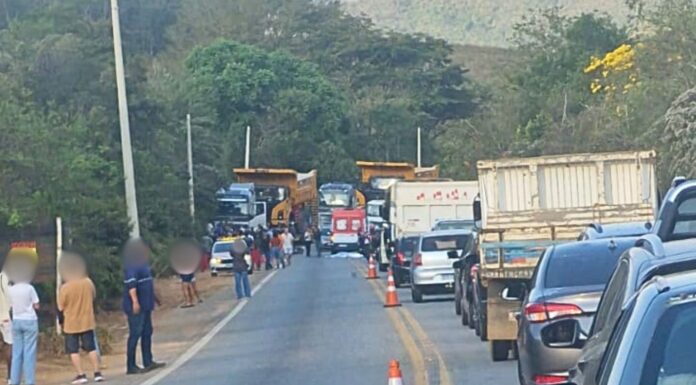 Mariana: acidente entre carreta e moto deixa uma pessoa morta na BR-262 Mariana: acidente entre carreta e moto deixa uma pessoa morta na BR-262