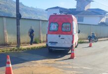 Jovem fica ferido após acidente envolvendo moto e carro no Álvaro Maia, em Itabirito Jovem fica ferido após acidente envolvendo moto e carro no Álvaro Maia, em Itabirito