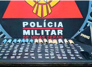 Após denúncia, PM prende traficante com mais de 100 buchas de maconha em Ouro Preto Após denúncia, PM prende traficante com mais de 100 buchas de maconha em Ouro Preto