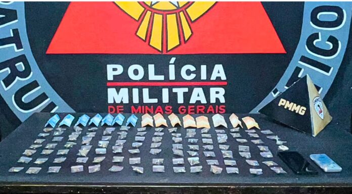 Após denúncia, PM prende traficante com mais de 100 buchas de maconha em Ouro Preto Após denúncia, PM prende traficante com mais de 100 buchas de maconha em Ouro Preto