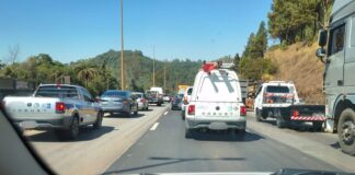 Nova Lima: motorista é levado ao hospital após batida entre 3 carros na BR-040, perto do Viaduto da Mutuca