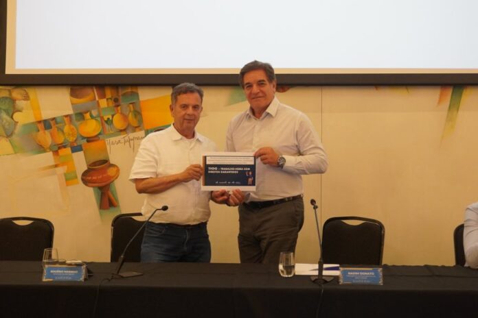 Fecomércio MG entrega proposta THDG ao senador Rogério Marinho e amplia debate sobre novas relações de trabalho