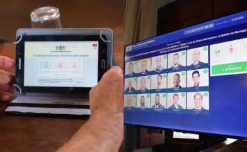 Câmara de Mariana estreia novo sistema eletrônico de votação Câmara de Mariana estreia novo sistema eletrônico de votação