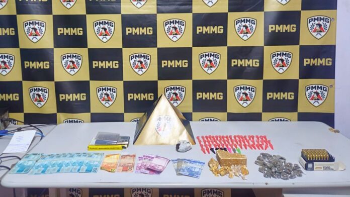 Ouro Preto: homem é preso com crack, skank, 42 munições e R$ 1.858 reais em dinheiro