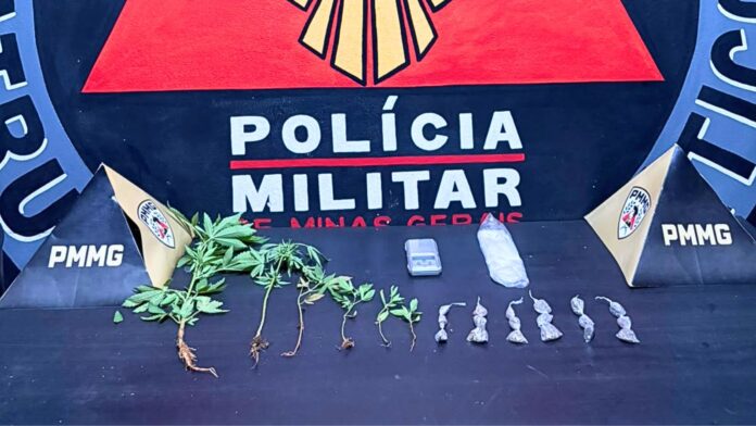 Mariana: após denúncia, homem é preso com buchas e pés de maconha no Santa Clara Mariana: após denúncia, homem é preso com buchas e pés de maconha no Santa Clara