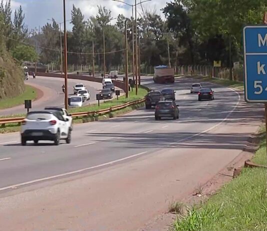 BR-040 tem quase 450 mil excessos de velocidade; motorista é flagrado a 192 km/h em Nova Lima BR-040 tem quase 450 mil excessos de velocidade; motorista é flagrado a 146 km/h em trecho de 40