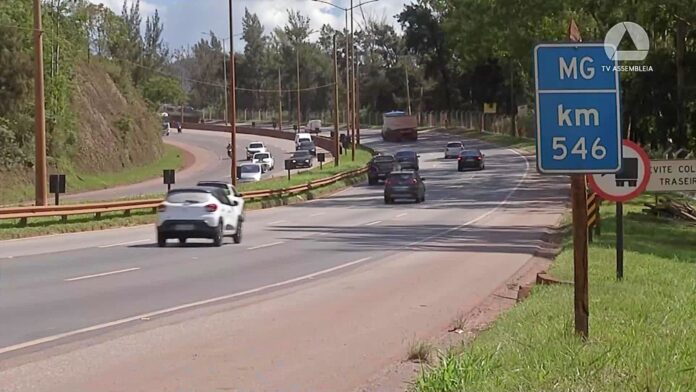 BR-040 tem quase 450 mil excessos de velocidade; motorista é flagrado a 146 km/h em trecho de 40