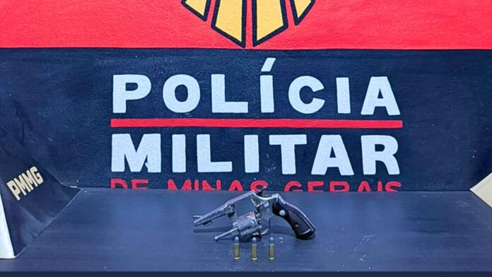 Mariana: após denúncia, PM prende homem com revólver em Cachoeira do Brumado