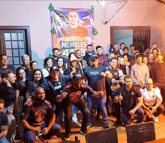 Indireta a candidatos de Itabirito: Cabo Meireles diz que só querem ‘cacifar’ o nome; ‘Voto jogado fora’ Indireta a candidatos de Itabirito: Cabo Meireles diz que só querem 'cacifar' o nome; 'Voto jogado fora'