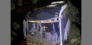 Itabirito: ônibus despenca em ribanceira de cerca de 100 metros e cai em córrego no São Mateus Itabirito: ônibus despenca em ribanceira de cerca de 100 metros e cai em córrego no São Mateus