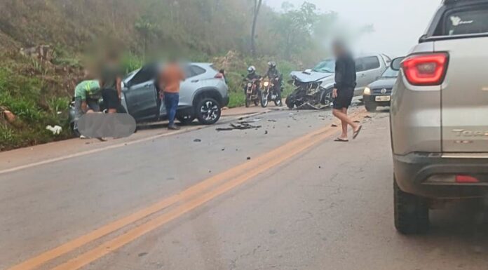 BR-356, Itabirito: choque entre Hilux e Tracker deixa 4 feridos perto do Paraki; helicóptero acionado BR-356, Itabirito: choque entre Hilux e Tracker deixa 4 feridos perto do Paraki; helicóptero acionado