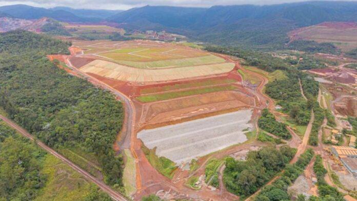 Barragem da Vale em Mariana tem risco elevado após problemas em taludes Barragem da Vale em Mariana tem risco elevado após problemas em taludes
