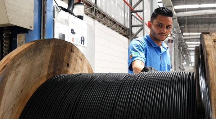 Sul de Minas amplia fábrica de cabos ópticos