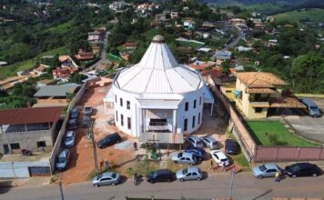 Procissão, carreata, shows e celebrações: Itabirito se prepara para Festa de Nossa Senhora Aparecida Com shows e programação religiosa, Itabirito se prepara para celebrar Nossa Senhora Aparecida