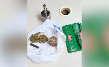 Jovens de 19 e 25 anos decidem fumar maconha em via pública de Itabirito e se dão mal Jovens de 19 e 25 anos decidem fumar maconha em via pública de Itabirito e se dão mal