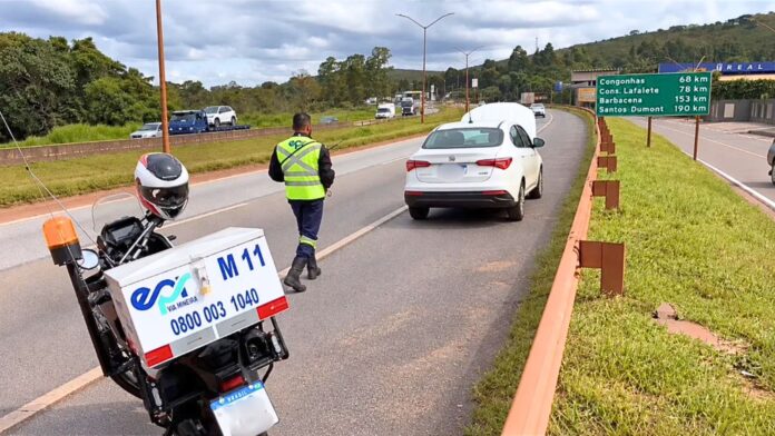 BR-040 deve receber cerca de 242 mil veículos durante o feriado de Finados BR-040 deve receber cerca de 242 mil veículos durante o feriado de Finados