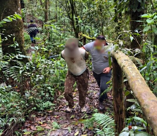 Menina de 3 anos é agredida em Ouro Preto; pai e mãe são presos Menina de 3 anos é agredida em Ouro Preto; pai e mãe são presos