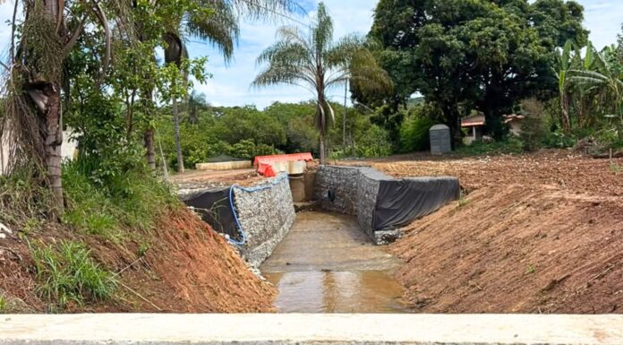 Ouro Preto reforça margens de córrego para proteger pontes contra erosões no Maracujá Ouro Preto reforça margens de córrego para proteger pontes contra erosões no Maracujá