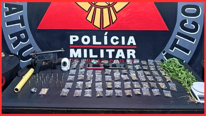 Após perseguição, traficante é preso com submetralhadora, cocaína, maconha e ecstasy em Ouro Preto Após perseguição, traficante é preso com submetralhadora, cocaína, maconha e ecstasy em Ouro Preto