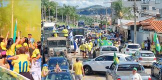 Em carreata, apoiadores de Flávio movimentam as ruas de Itabirito Em carreata, apoiadores de Flávio movimentam as ruas de Itabirito
