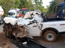 MG: violento choque entre caminhão e picape deixa motorista morto na BR-381 MG: violento choque entre caminhão e picape deixa motorista morto na BR-381