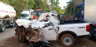 MG: violento choque entre caminhão e picape deixa motorista morto na BR-381 MG: violento choque entre caminhão e picape deixa motorista morto na BR-381