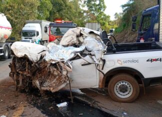 MG: violento choque entre caminhão e picape deixa motorista morto na BR-381 MG: violento choque entre caminhão e picape deixa motorista morto na BR-381